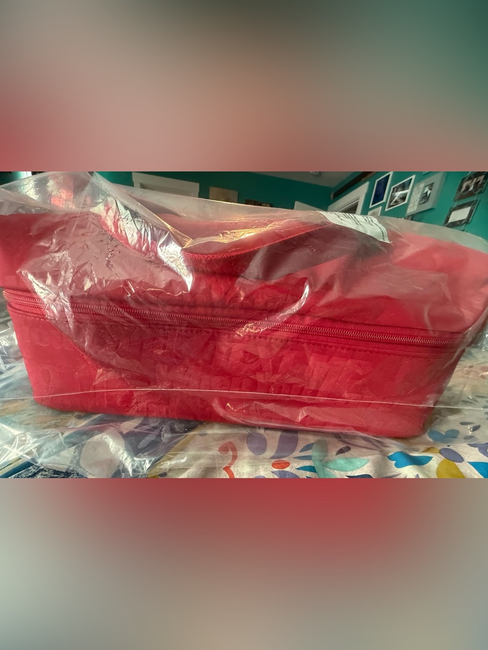 BEIS TEXT ME RED MINI WEEKENDER. Brand New With Tags - Picture 7 of 8